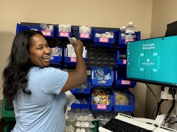 “I work with a great group of amazing nurses. It inspires me to watch 
them do what they do and then watch these babies get better and go 
home to their parents.”

Jant (NICU Patient Care Tech), Baylor Scott & White Medical Center- Hillcrest