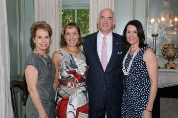 Pam Busbee, Robyn Conlon, Rowland Robinson and Pam Perella at the Celebrating Women Kick-Off Coffee, held at the home of Pam and Vin Perella. Read the news release <a href=" http://media.baylorhealth.com/releases/legendary-actor-and-best-selling-author-rob-lowe-to-speak-at-baylor-health-care-system-foundation-s-13th-annual-celebrating-women-luncheon
">here</a>.
